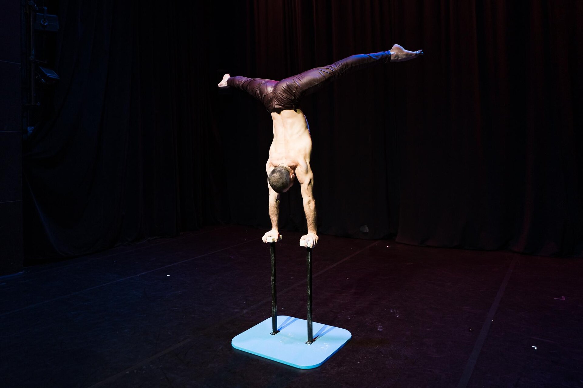 Handstand